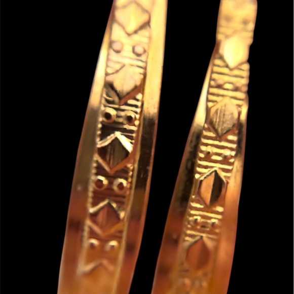 Stunning Gold-Tone Crystal Hoop Earrings - Elegant & Eye-Catching - Picture 13 of 14